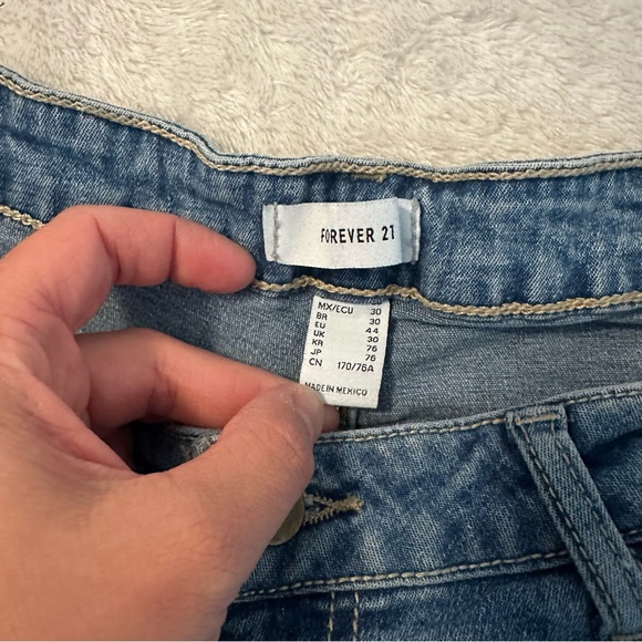 Forever 21 Wide Leg Medium Wash Jeans size 30/10 31” inseam - Picture 3 of 7